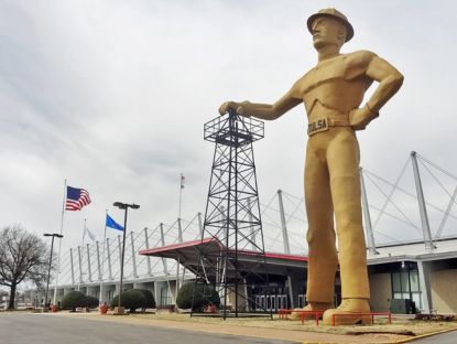 golden driller statue tulsa OK